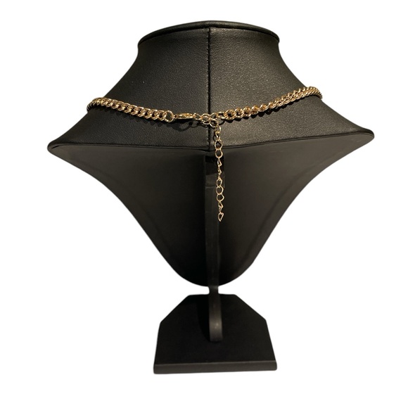 Gold Butterfly Charm Necklace Chain Dainty Women's Jewelry NWT - Picture 2 of 3